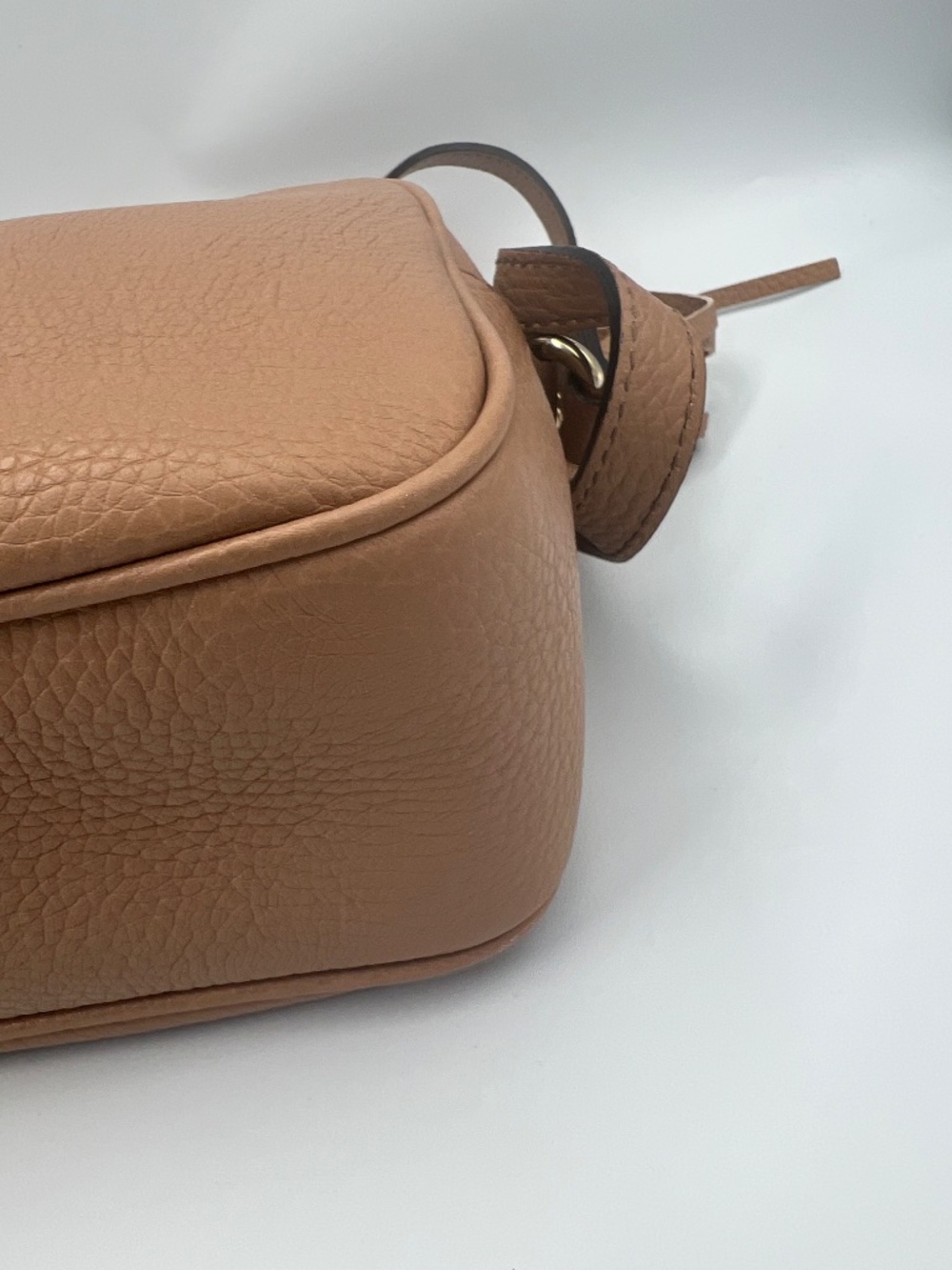 GUCCI Pebbled Calfskin Small Soho Disco Bag Preloved - Picture 8 of 15